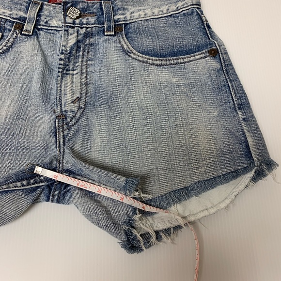 Levi’s Distressed Denim Light Washed Shorts 14R - Picture 5 of 9